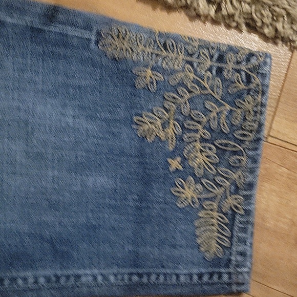 Coldwater Creek Capri jeans - Picture 2 of 5